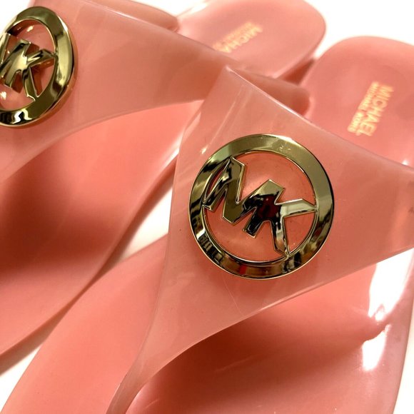 NWOB MICHAEL KORS Logo Thongs Flip-Flop Sandals Slide On Soft Pink Rubber - Picture 2 of 9